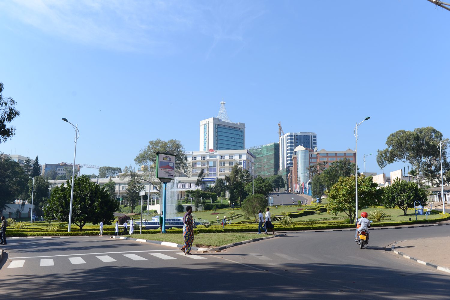 Visit-Rwanda-Kigali-Centre-Roads-1920x1281 (1)