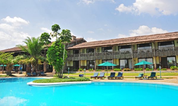 Paraa-Safari-Lodge-Luxury